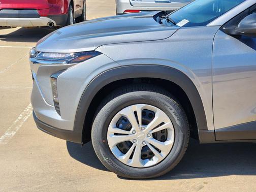 Sterling Gray Metallic 2026 Chevrolet Trax LS