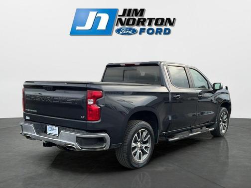 Dark Ash Metallic 2024 Chevrolet Silverado 1500 LT