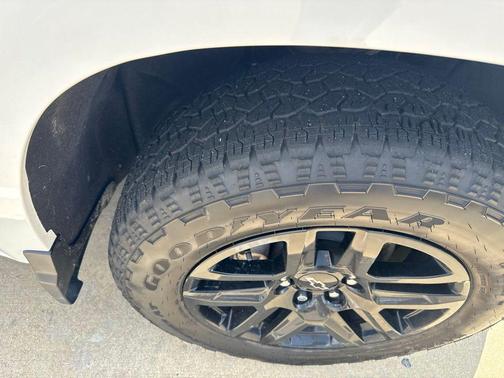 Summit White 2025 Chevrolet Silverado 1500 RST