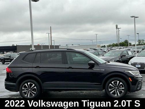 Deep Black Pearl 2022 Volkswagen Tiguan 2.0T S