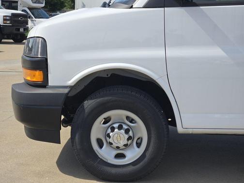 Summit White 2026 Chevrolet Express 2500 Work Van