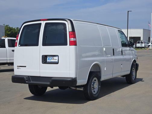 Summit White 2026 Chevrolet Express 2500 Work Van