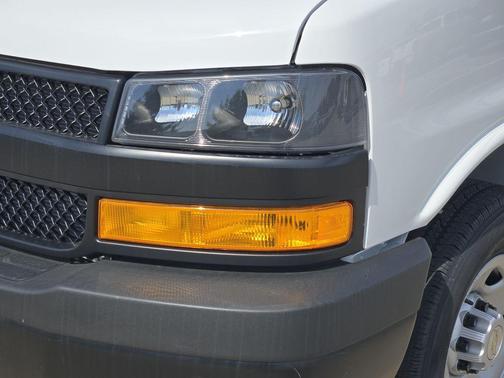 Summit White 2026 Chevrolet Express 2500 Work Van