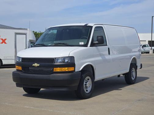Summit White 2026 Chevrolet Express 2500 Work Van