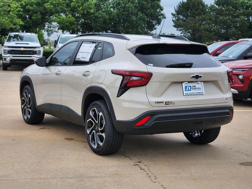 White Sands 2026 Chevrolet Trax FWD 2RS