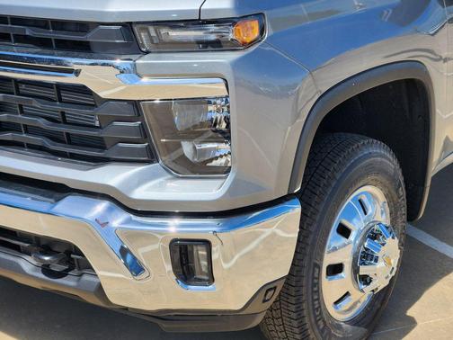 Sterling Gray Metallic 2026 Chevrolet Silverado 3500 LT