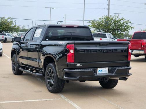 2025 Chevrolet Silverado 1500 Custom