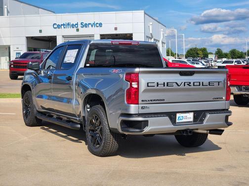 2025 Chevrolet Silverado 1500 Custom