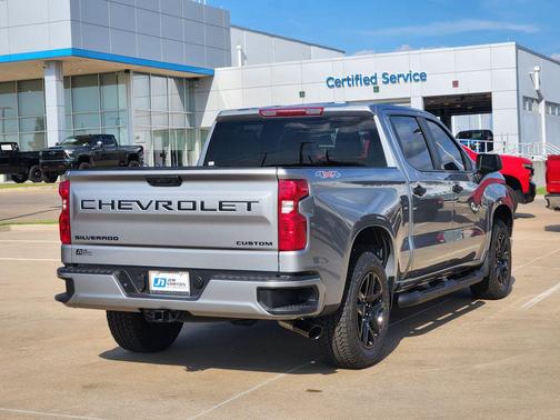 2025 Chevrolet Silverado 1500 Custom