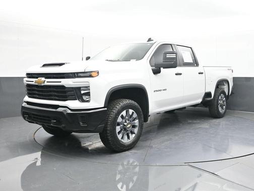 Summit White 2024 Chevrolet Silverado 2500 Custom