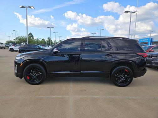 Mosaic Black Metallic 2023 Chevrolet Traverse Premier