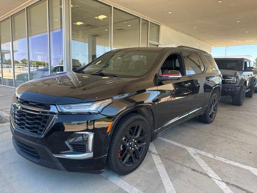 Mosaic Black Metallic 2023 Chevrolet Traverse Premier