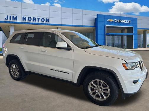 Bright White Clearcoat 2018 Jeep Grand Cherokee Laredo