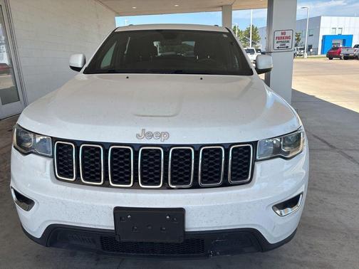 Bright White Clearcoat 2018 Jeep Grand Cherokee Laredo