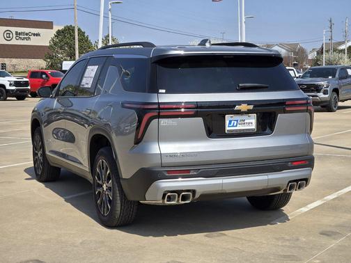 Sterling Gray Metallic 2026 Chevrolet Traverse LT