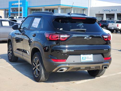 Black Metallic 2026 Chevrolet Trailblazer ACTIV