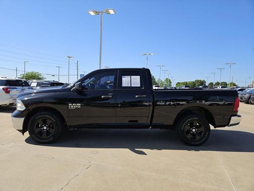 Diamond Black Crystal Pearlcoat 2021 RAM 1500 Tradesman