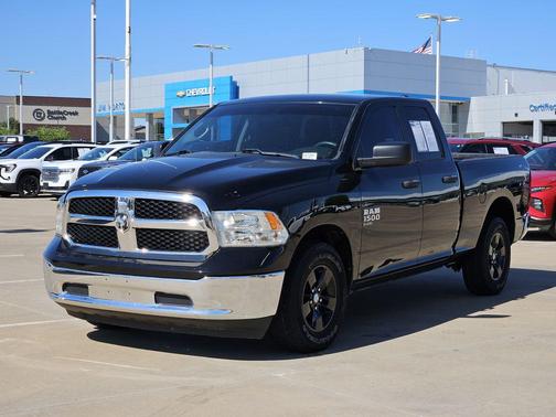 Diamond Black Crystal Pearlcoat 2021 RAM 1500 Tradesman
