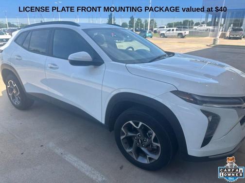 Summit White 2025 Chevrolet Trax LT