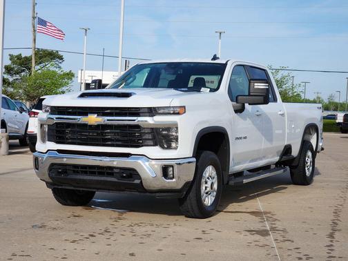 Summit White 2025 Chevrolet Silverado 2500 LT