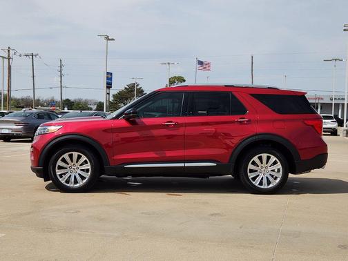 Rapid Red Metallic Tinted Clearcoat 2024 Ford Explorer Limited