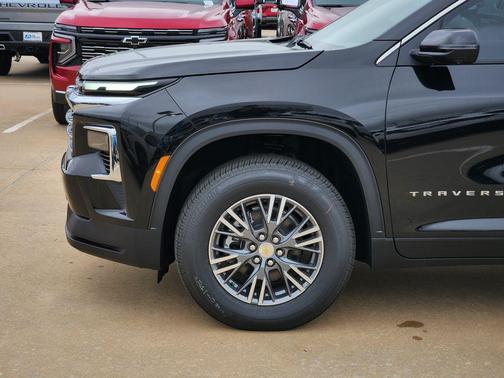 Mosaic Black Metallic 2026 Chevrolet Traverse LT