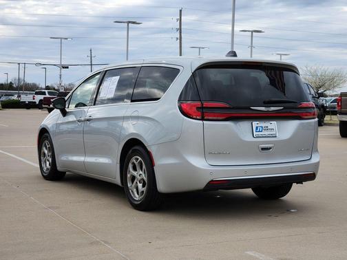 Silver Mist Clearcoat 2024 Chrysler Pacifica Limited