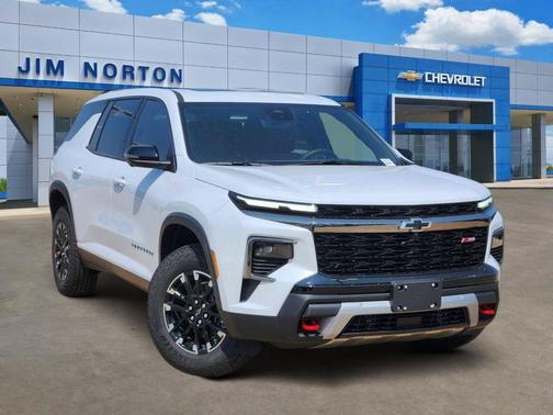 Polar White Tricoat 2026 Chevrolet Traverse AWD Z71