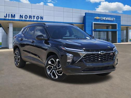 Mosaic Black Metallic 2025 Chevrolet Trax FWD 2RS