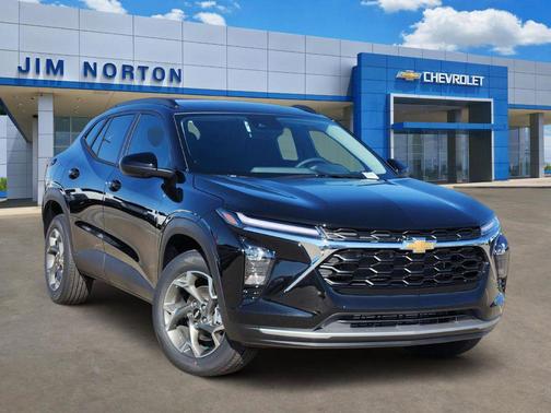 Mosaic Black Metallic 2026 Chevrolet Trax LT