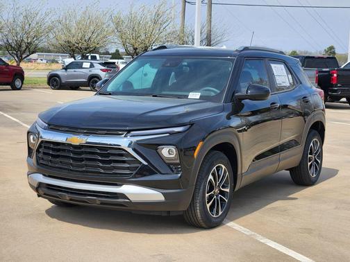 Black Metallic 2026 Chevrolet Trailblazer LT