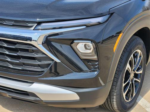 Black Metallic 2026 Chevrolet Trailblazer LT