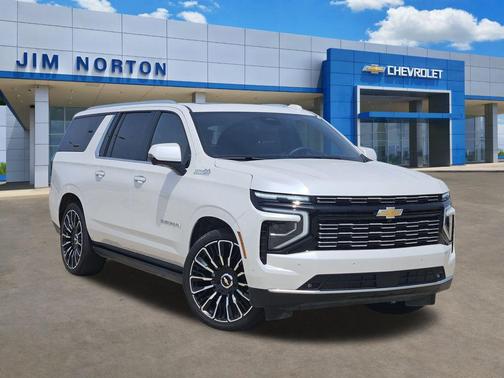 Iridescent Pearl Tricoat 2025 Chevrolet Suburban 4WD High Country