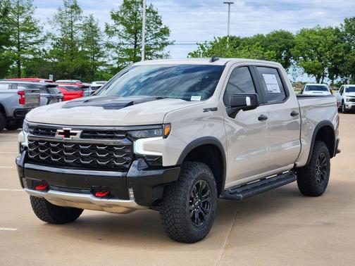 Summit White 2026 Chevrolet Silverado 1500 ZR2