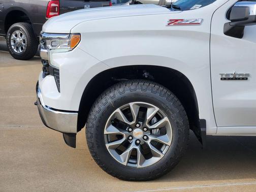 Summit White 2026 Chevrolet Silverado 1500 LT