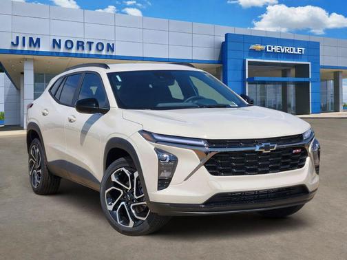 Summit White 2026 Chevrolet Trax FWD 2RS