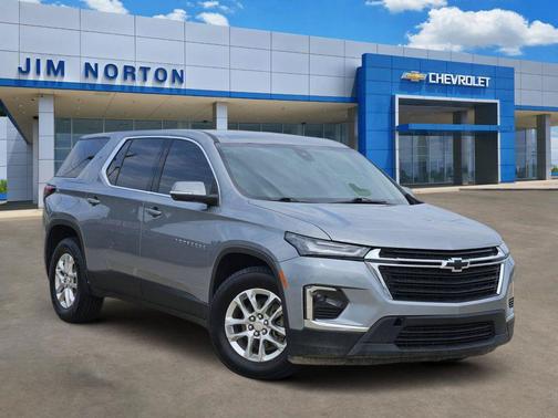 Sterling Gray Metallic 2023 Chevrolet Traverse LS