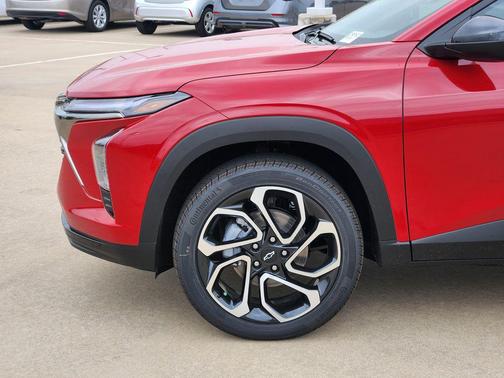 Apex Red 2026 Chevrolet Trax FWD 2RS