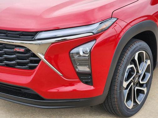 Apex Red 2026 Chevrolet Trax FWD 2RS