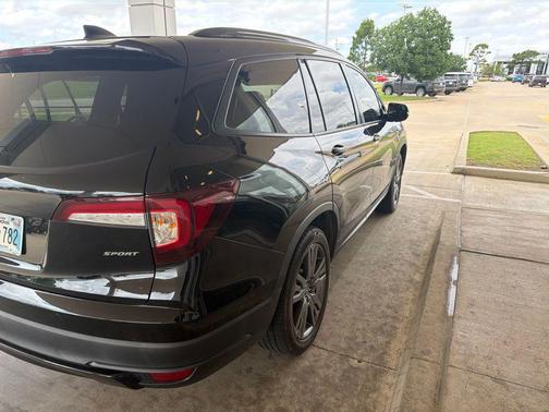 Crystal Black Pearl 2022 Honda Pilot 2WD Sport