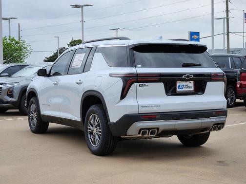 Polar White Tricoat 2026 Chevrolet Traverse LT