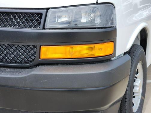 Summit White 2026 Chevrolet Express 2500 Work Van