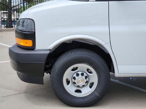 Summit White 2026 Chevrolet Express 2500 Work Van