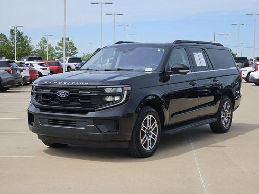 Black Metallic 2025 Ford Expedition Max Active 4x4