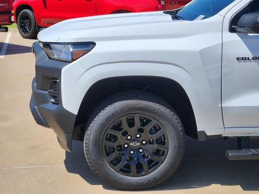 Summit White 2026 Chevrolet Colorado WT