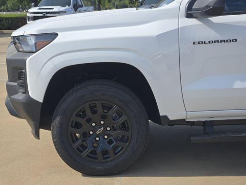 Summit White 2026 Chevrolet Colorado WT