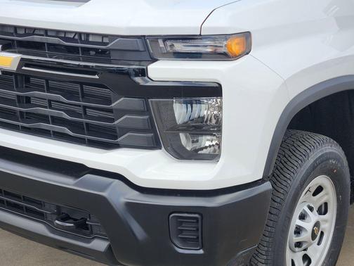 Summit White 2026 Chevrolet Silverado 2500 WT