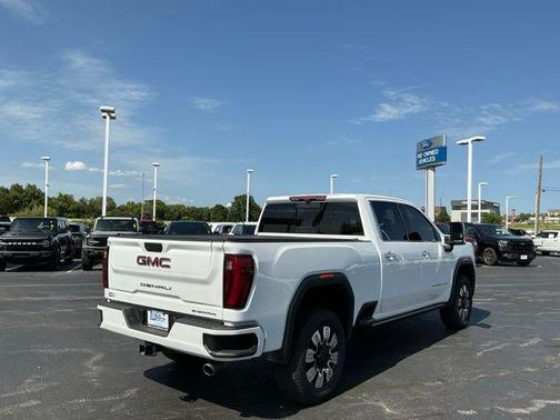 Summit White 2025 GMC Sierra 2500 Denali