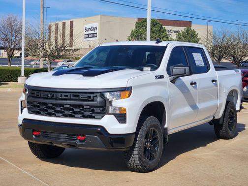 Summit White 2026 Chevrolet Silverado 1500 Custom Trail Boss