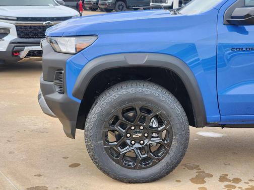 Reef Blue Metallic 2026 Chevrolet Colorado Trail Boss